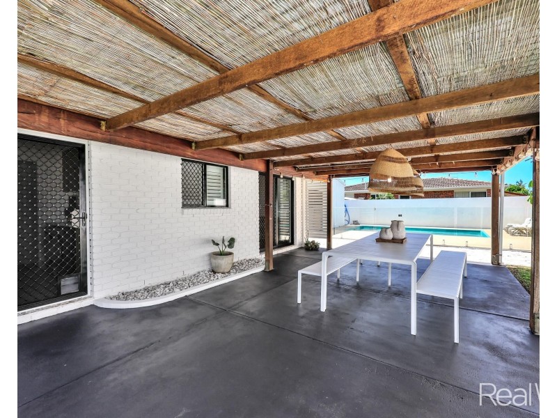 73 Dawn Parade, Thabeban QLD 4670