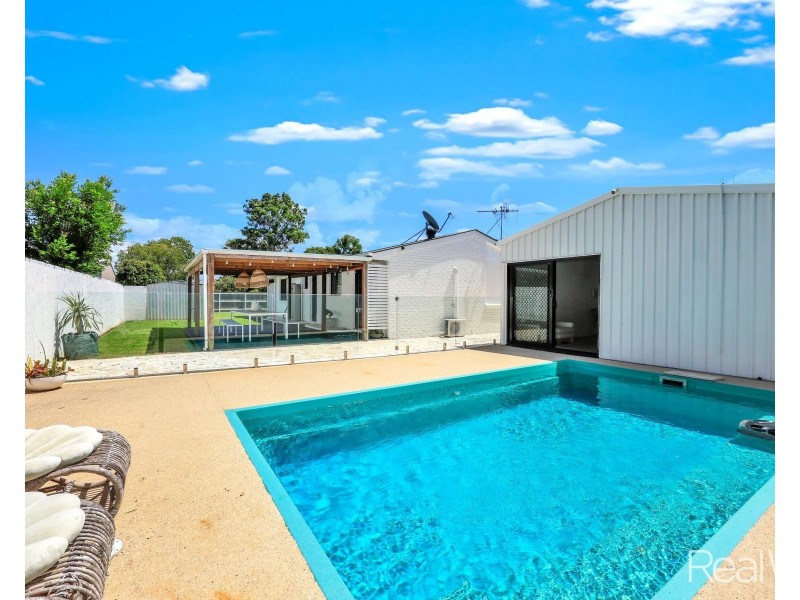 73 Dawn Parade, Thabeban QLD 4670