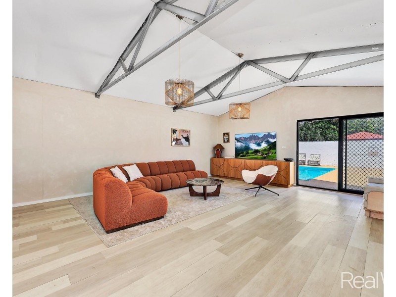 73 Dawn Parade, Thabeban QLD 4670