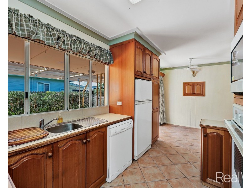 190 Walker Street, Svensson Heights QLD 4670