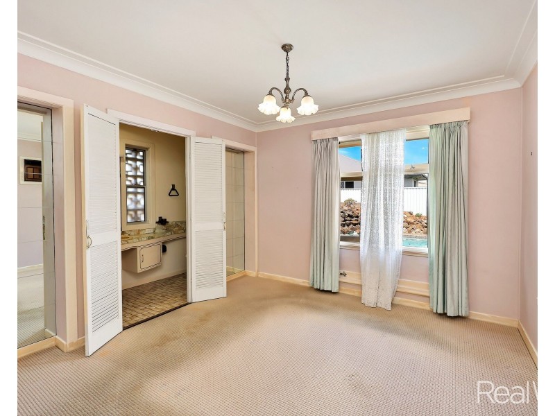 190 Walker Street, Svensson Heights QLD 4670