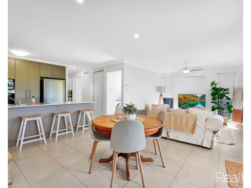 10/4 The Pines Court, Millbank QLD 4670