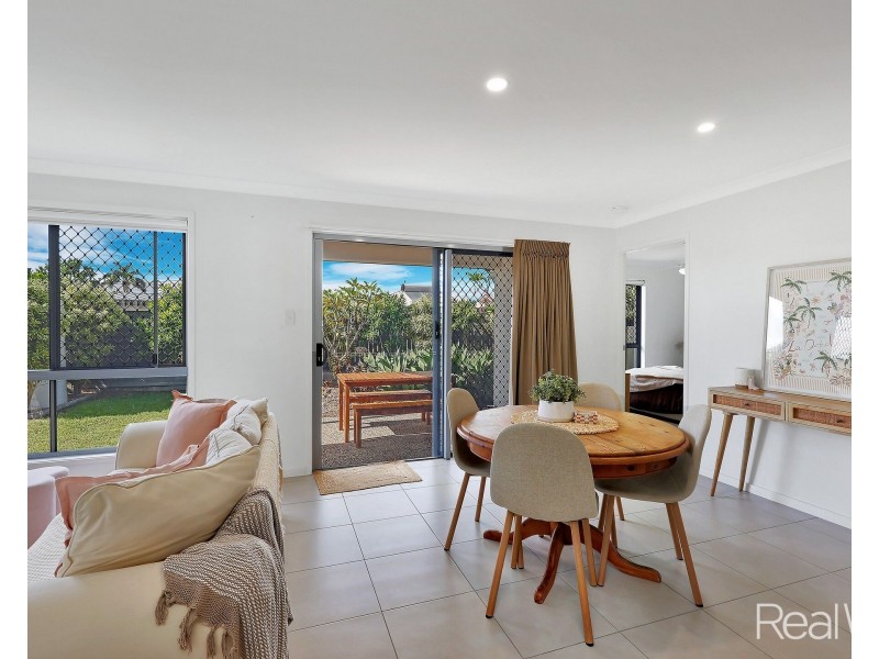 10/4 The Pines Court, Millbank QLD 4670
