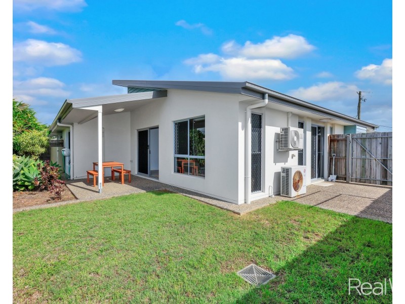 10/4 The Pines Court, Millbank QLD 4670