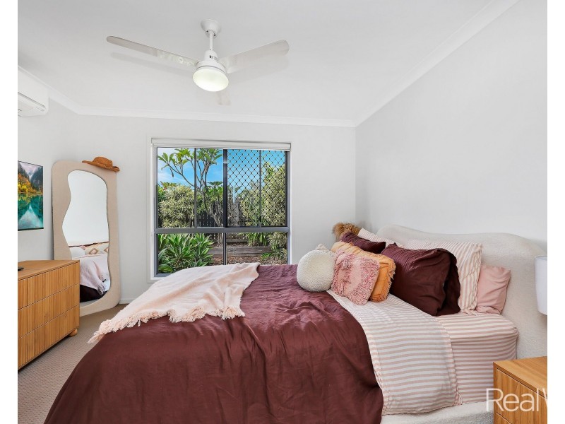 10/4 The Pines Court, Millbank QLD 4670