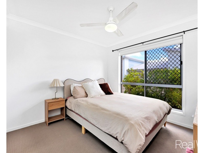 10/4 The Pines Court, Millbank QLD 4670