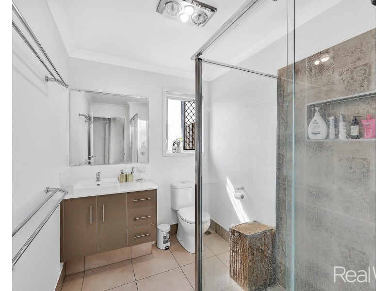 10/4 The Pines Court, Millbank QLD 4670