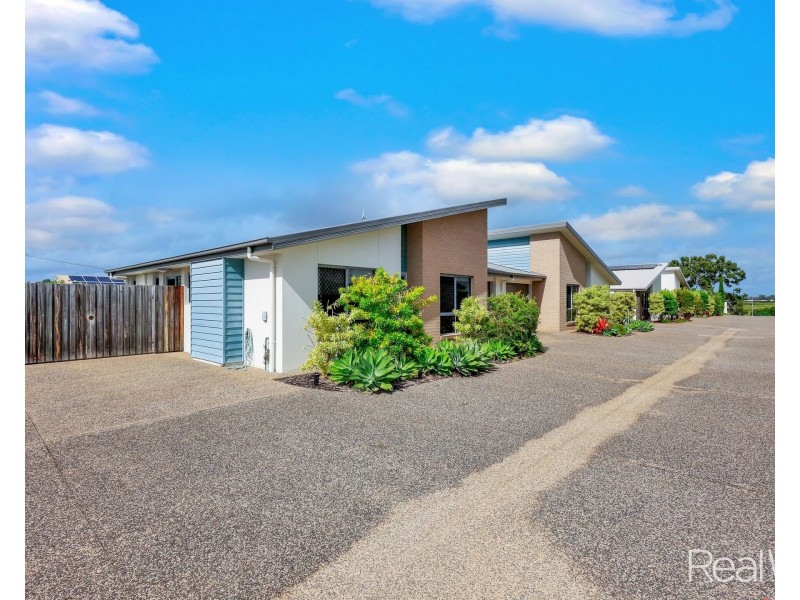 10/4 The Pines Court, Millbank QLD 4670