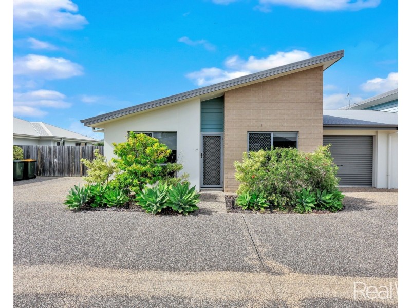 10/4 The Pines Court, Millbank QLD 4670