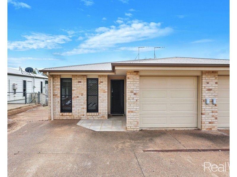 1/4 William Street, Gin Gin QLD 4671