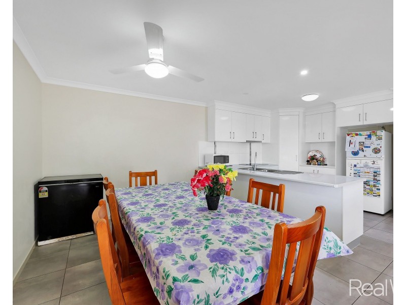 1/4 William Street, Gin Gin QLD 4671