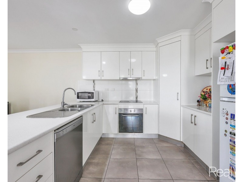 1/4 William Street, Gin Gin QLD 4671