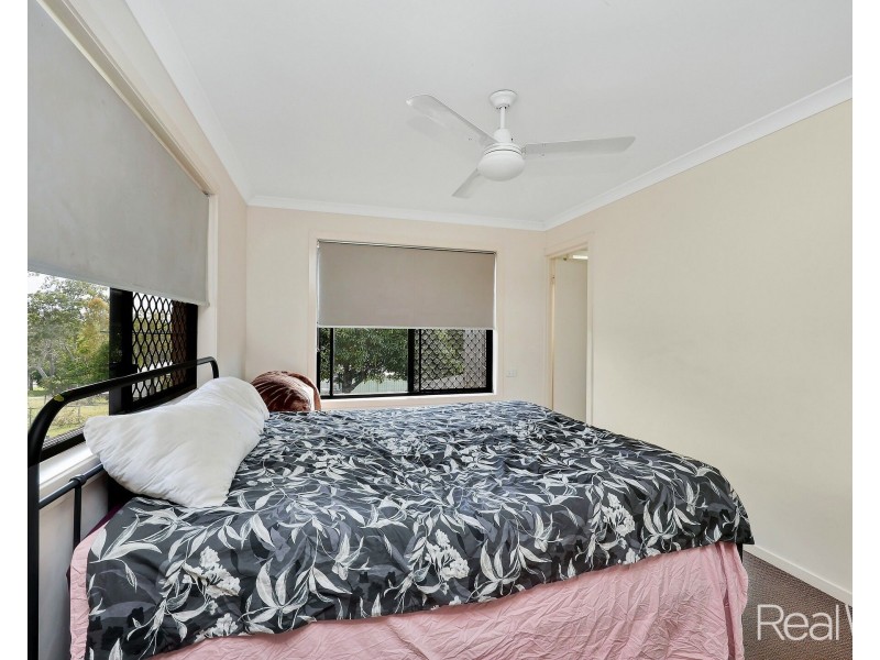 1/4 William Street, Gin Gin QLD 4671