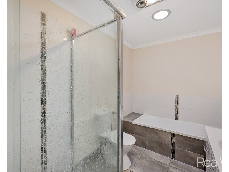 1/4 William Street, Gin Gin QLD 4671