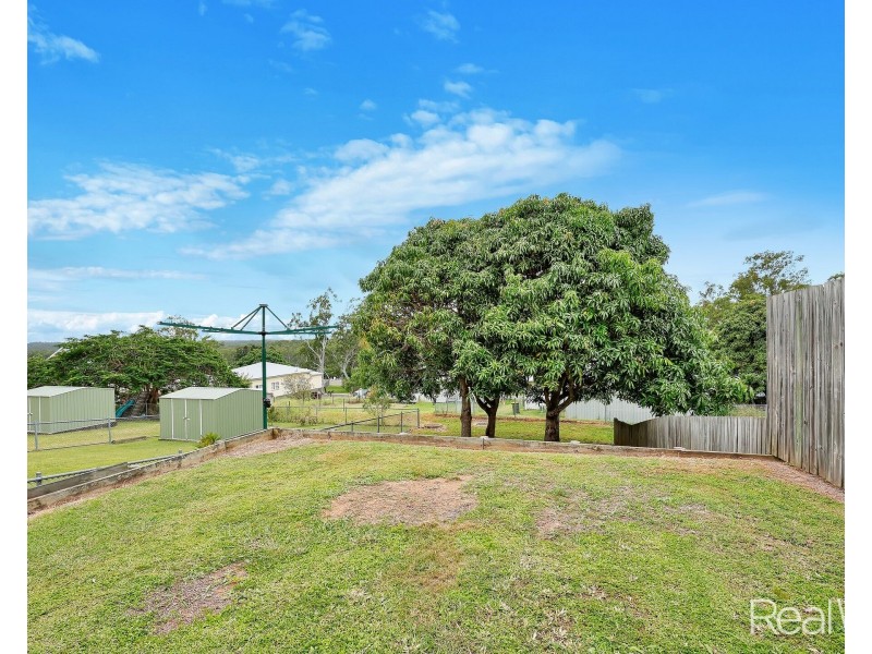 1/4 William Street, Gin Gin QLD 4671