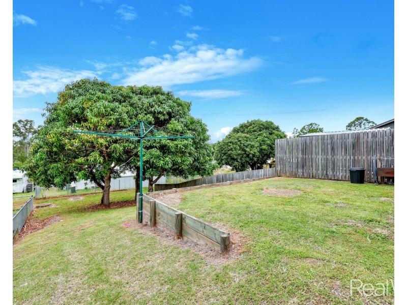 1/4 William Street, Gin Gin QLD 4671