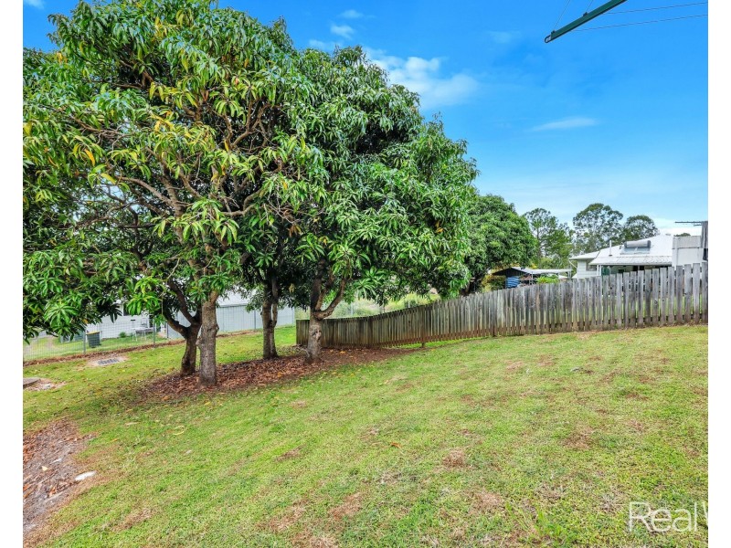 1/4 William Street, Gin Gin QLD 4671