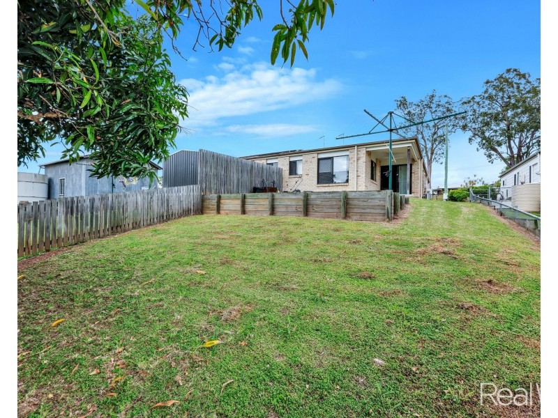 1/4 William Street, Gin Gin QLD 4671