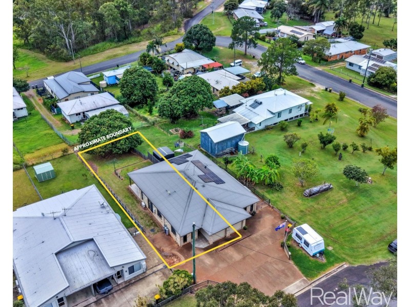 1/4 William Street, Gin Gin QLD 4671