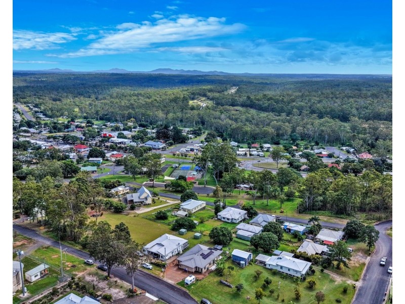 1/4 William Street, Gin Gin QLD 4671