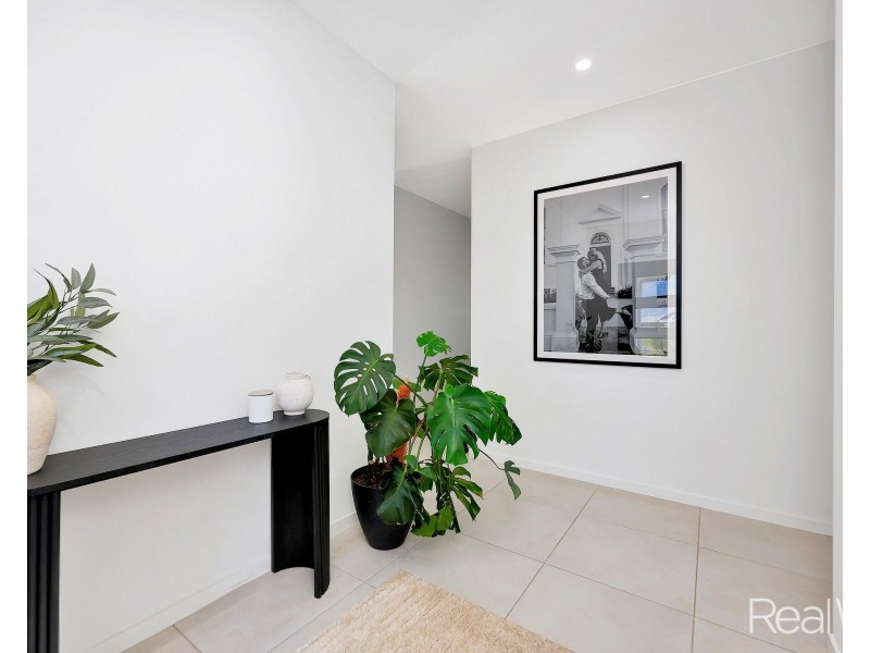 1 Stapelton Avenue, Innes Park QLD 4670