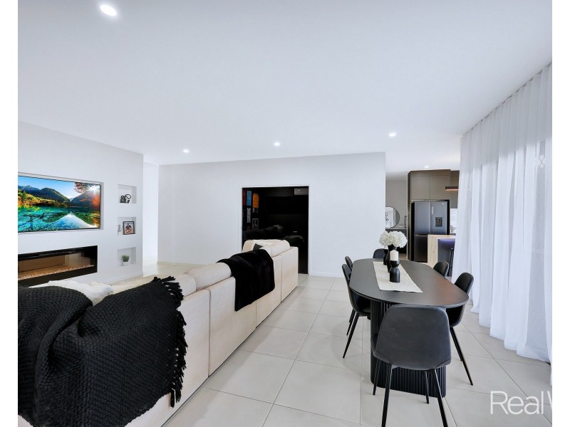 1 Stapelton Avenue, Innes Park QLD 4670