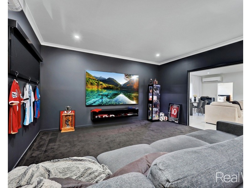 1 Stapelton Avenue, Innes Park QLD 4670