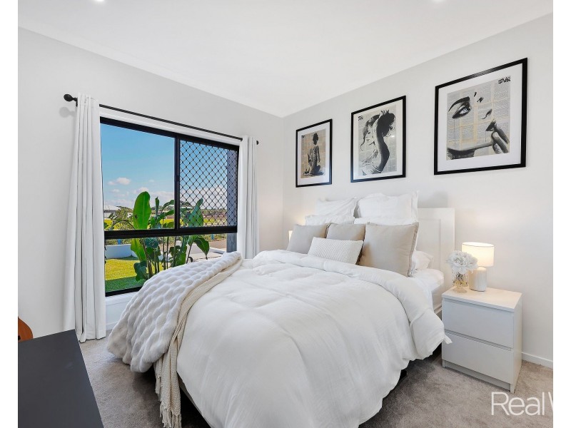 1 Stapelton Avenue, Innes Park QLD 4670