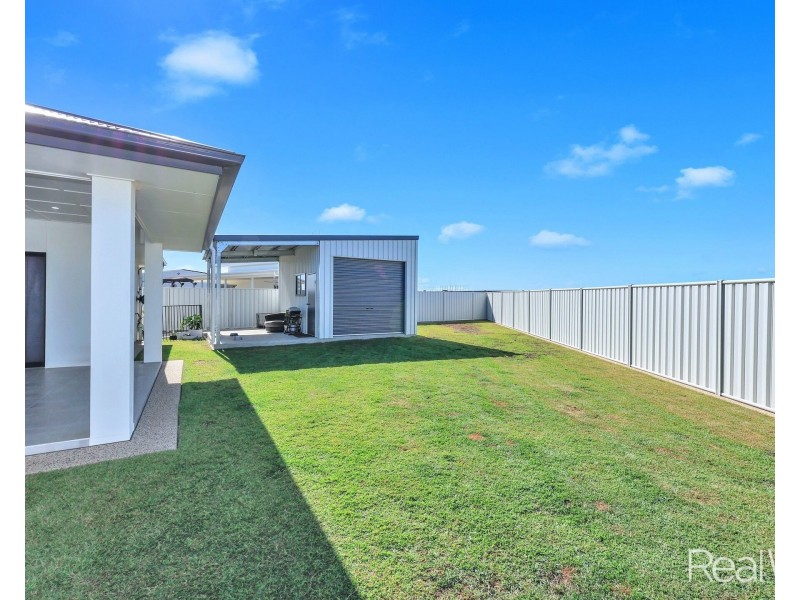 1 Stapelton Avenue, Innes Park QLD 4670