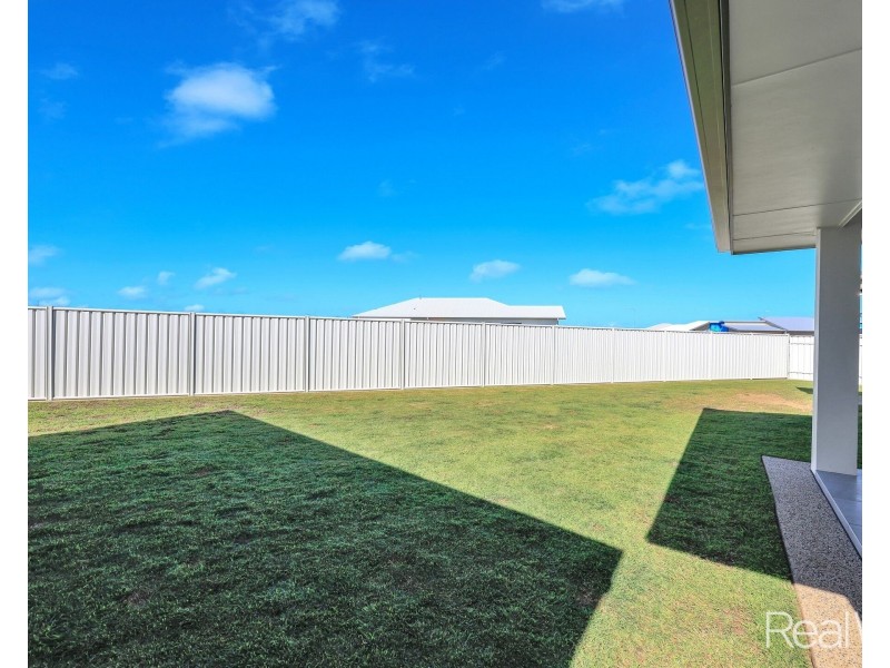 1 Stapelton Avenue, Innes Park QLD 4670