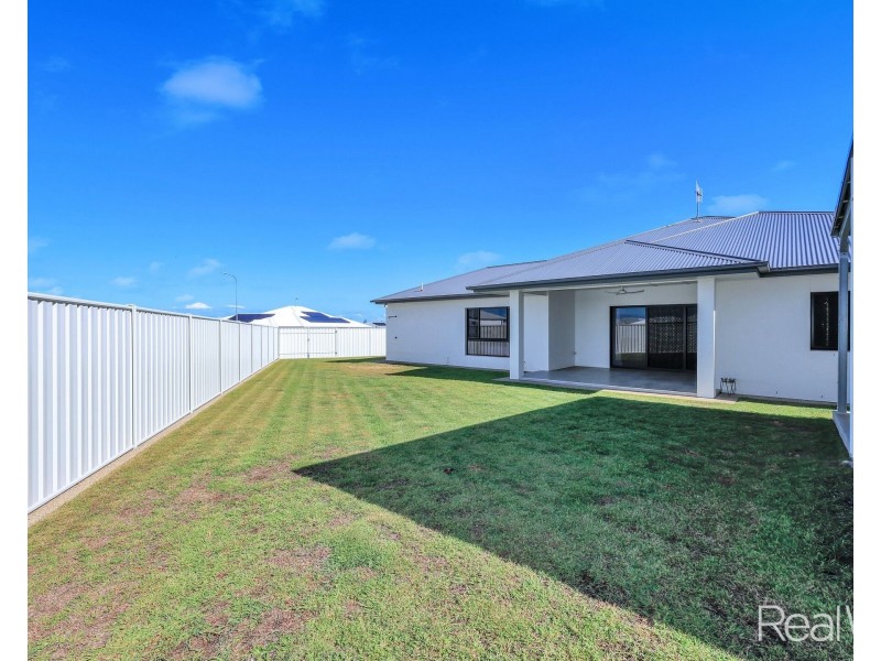 1 Stapelton Avenue, Innes Park QLD 4670