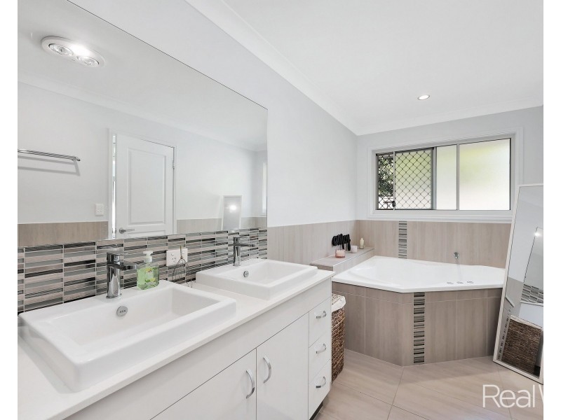 10 Beachside Ciruit, Bargara QLD 4670