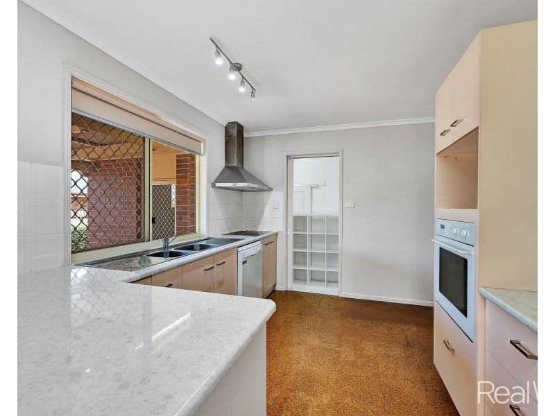 6 Carswell Street, Kepnock QLD 4670