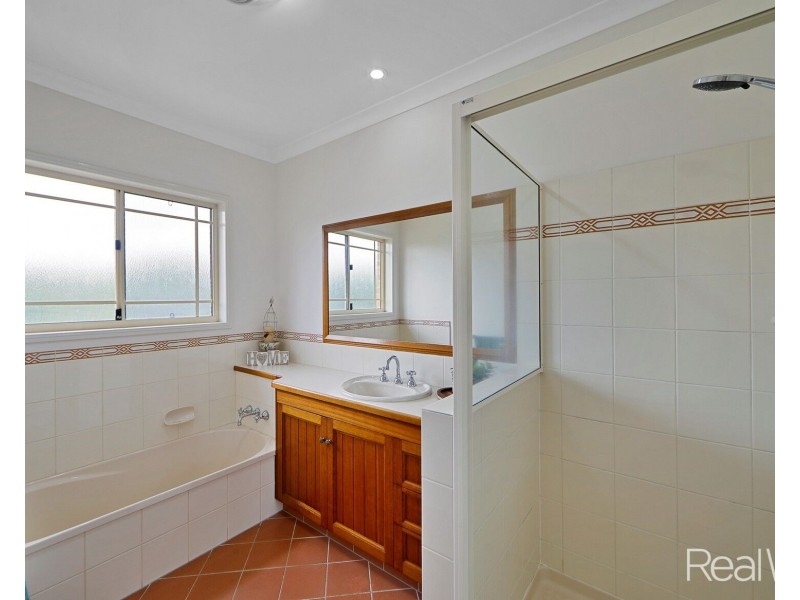 117 FE Walker Street, Kepnock QLD 4670