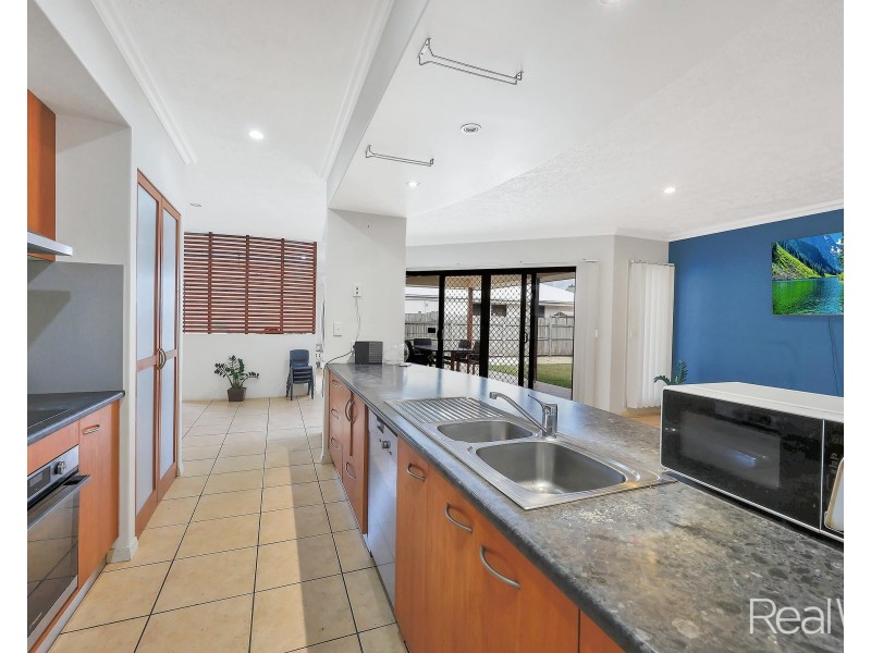 58 Chancellor Drive, Avenell Heights QLD 4670