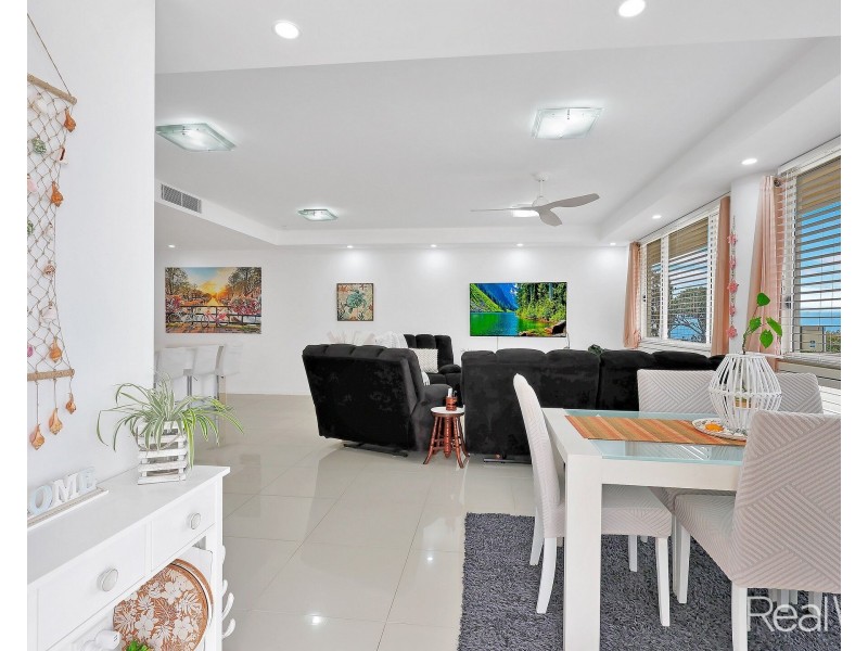 1/13 Esplanade, Bargara QLD 4670