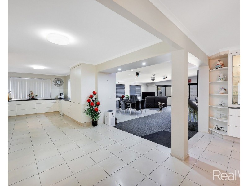 15 Jensen Street, Avenell Heights QLD 4670