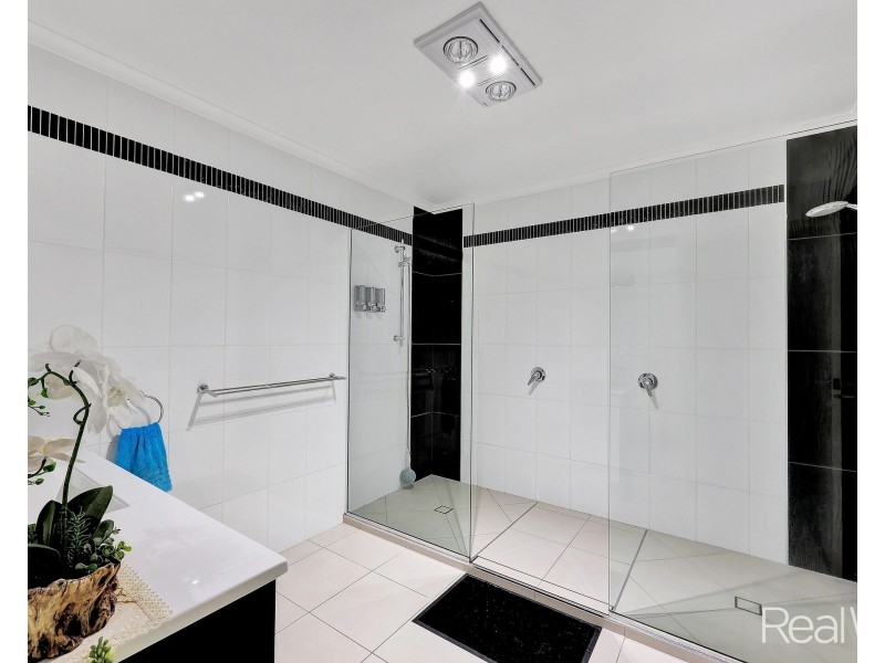 15 Jensen Street, Avenell Heights QLD 4670