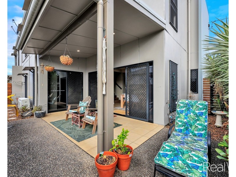 1/12 Water Street, Bundaberg South QLD 4670