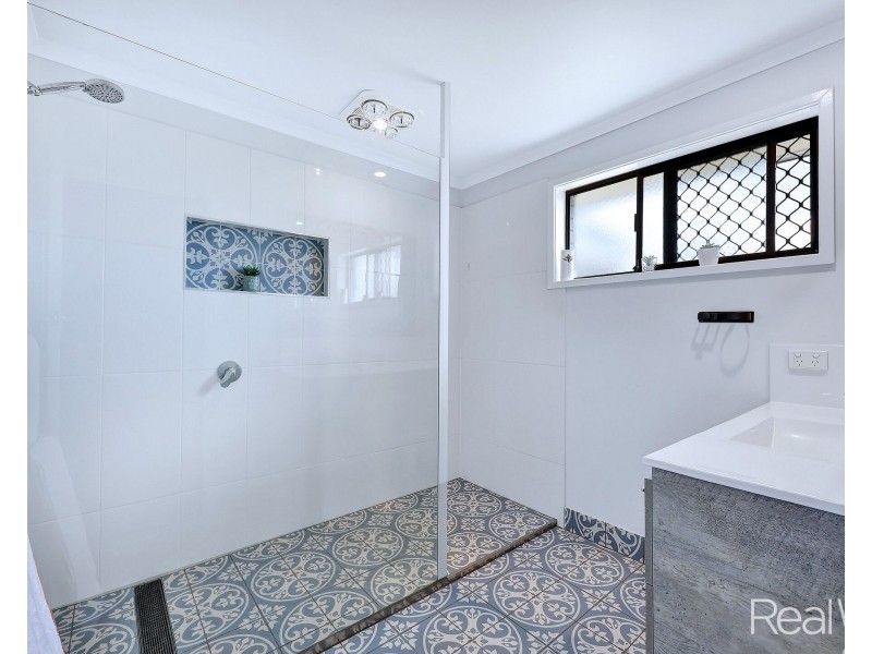 6 Gray Avenue, Bundaberg South QLD 4670