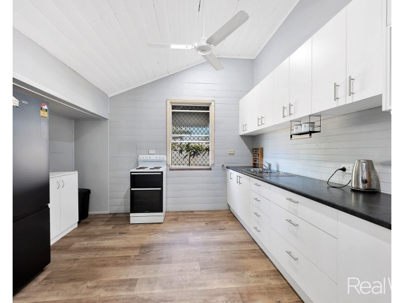 8 Beatrice Street, Walkervale QLD 4670