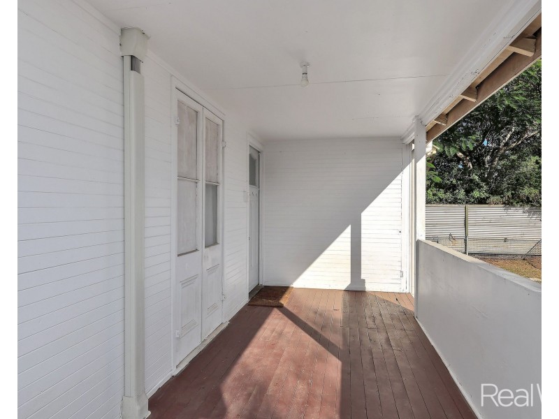 8 Beatrice Street, Walkervale QLD 4670