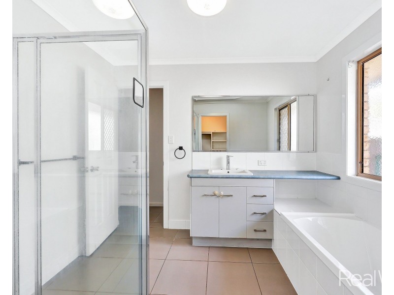 31 Greenwood Street, Kepnock QLD 4670