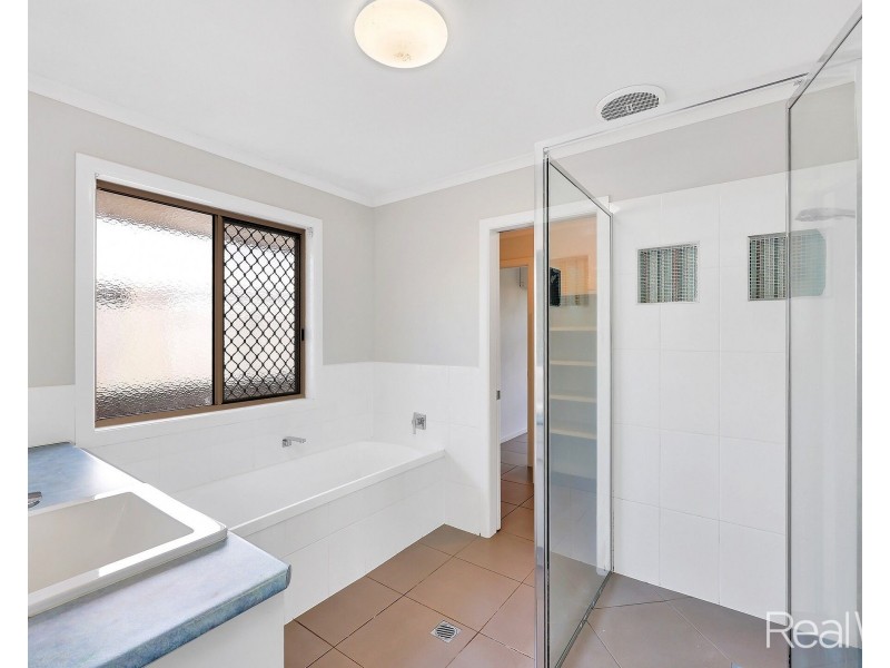 31 Greenwood Street, Kepnock QLD 4670