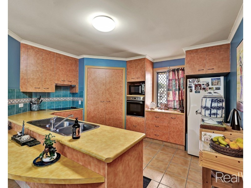 12 Porras Court, Avenell Heights QLD 4670