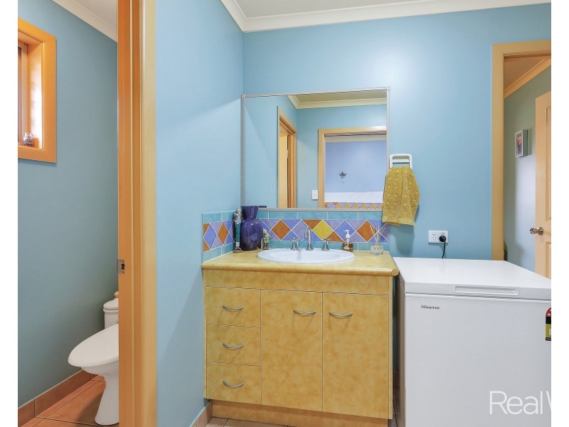 12 Porras Court, Avenell Heights QLD 4670