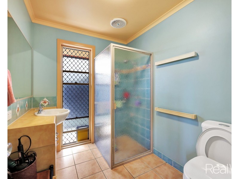 12 Porras Court, Avenell Heights QLD 4670