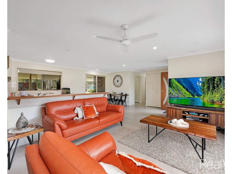 12 Park Royal Drive, Branyan QLD 4670