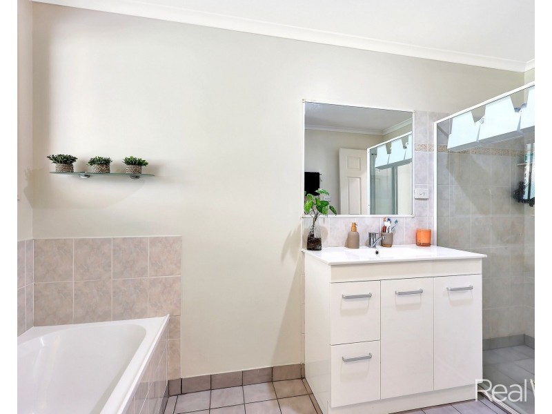 12 Park Royal Drive, Branyan QLD 4670