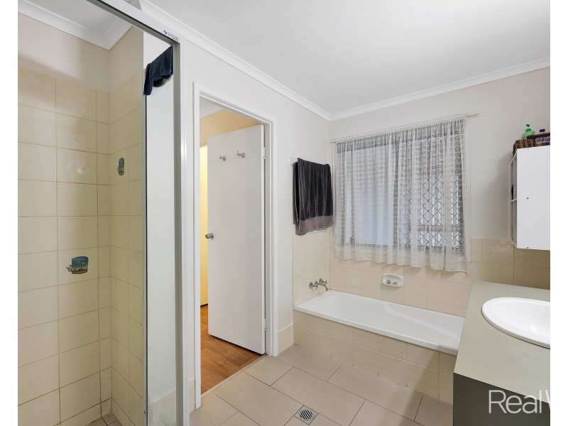12 Chapman Street, Kalkie QLD 4670